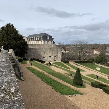 Palais épiscopal de Chartres
