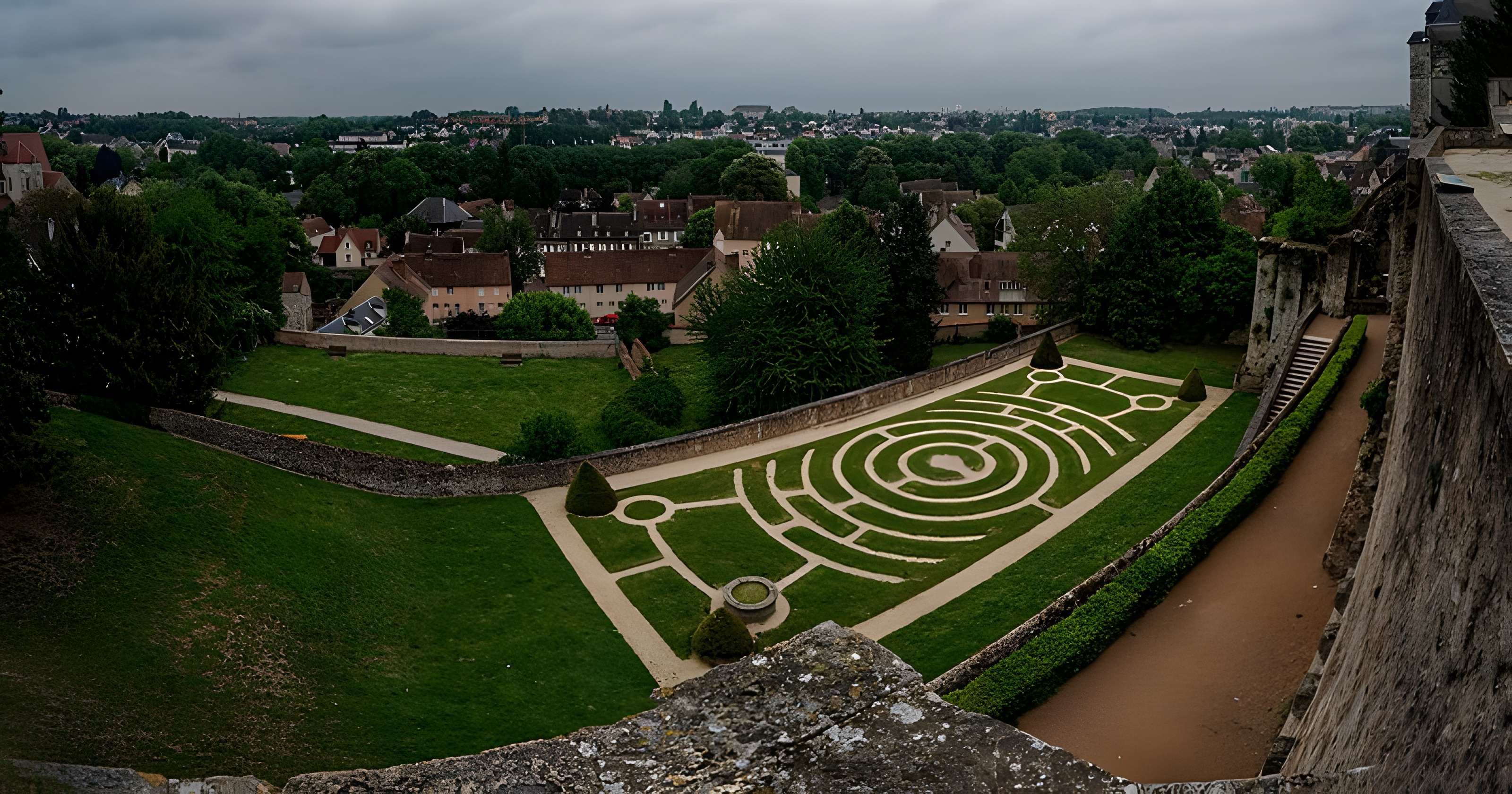 Palais épiscopal de Chartres