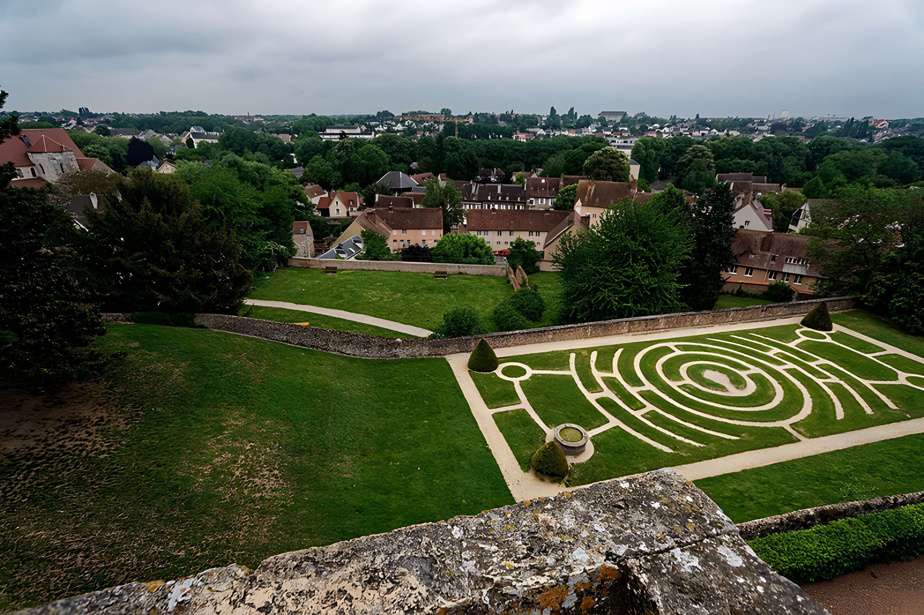 Palais épiscopal de Chartres