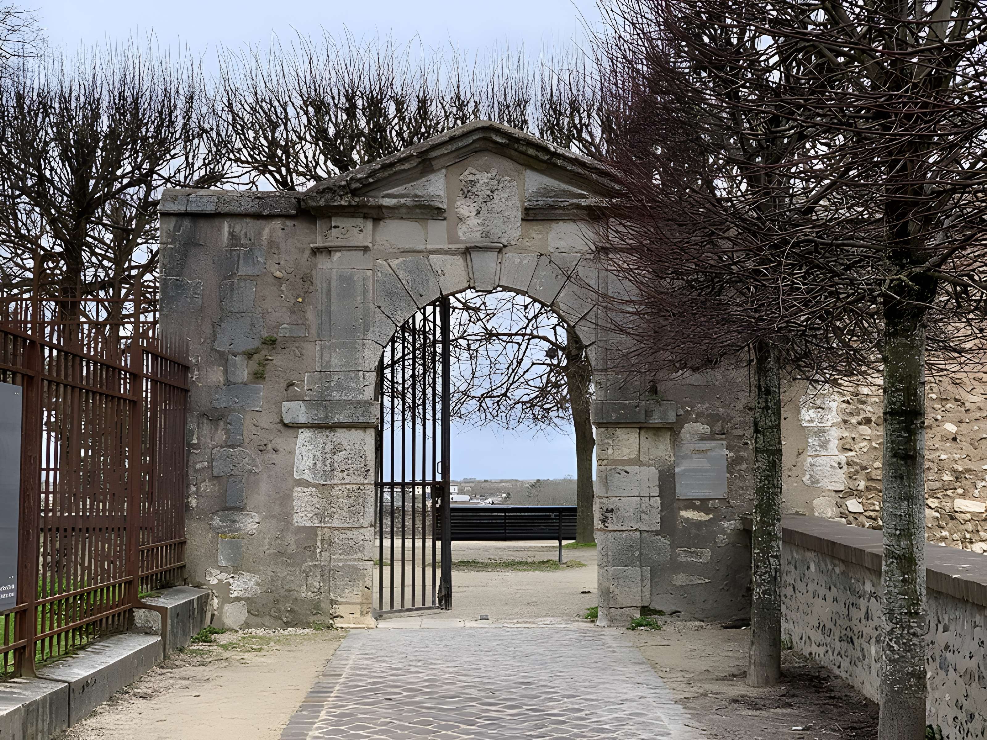 Palais épiscopal de Chartres