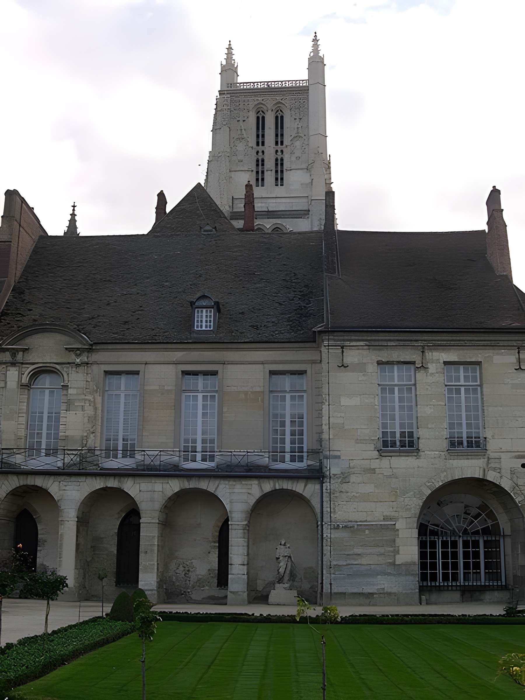 Palais épiscopal de Meaux