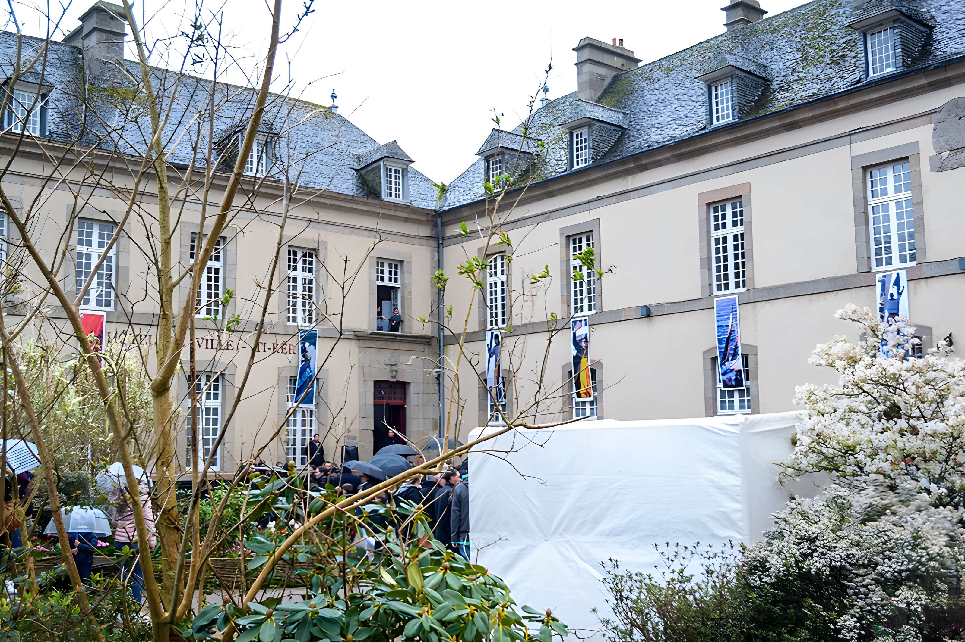 Palais épiscopal de Saint-Pol-de-Léon