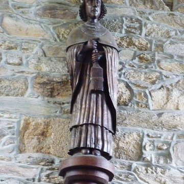 Ancien évêché, actuellement presbytère, mairie et hôtel de ville