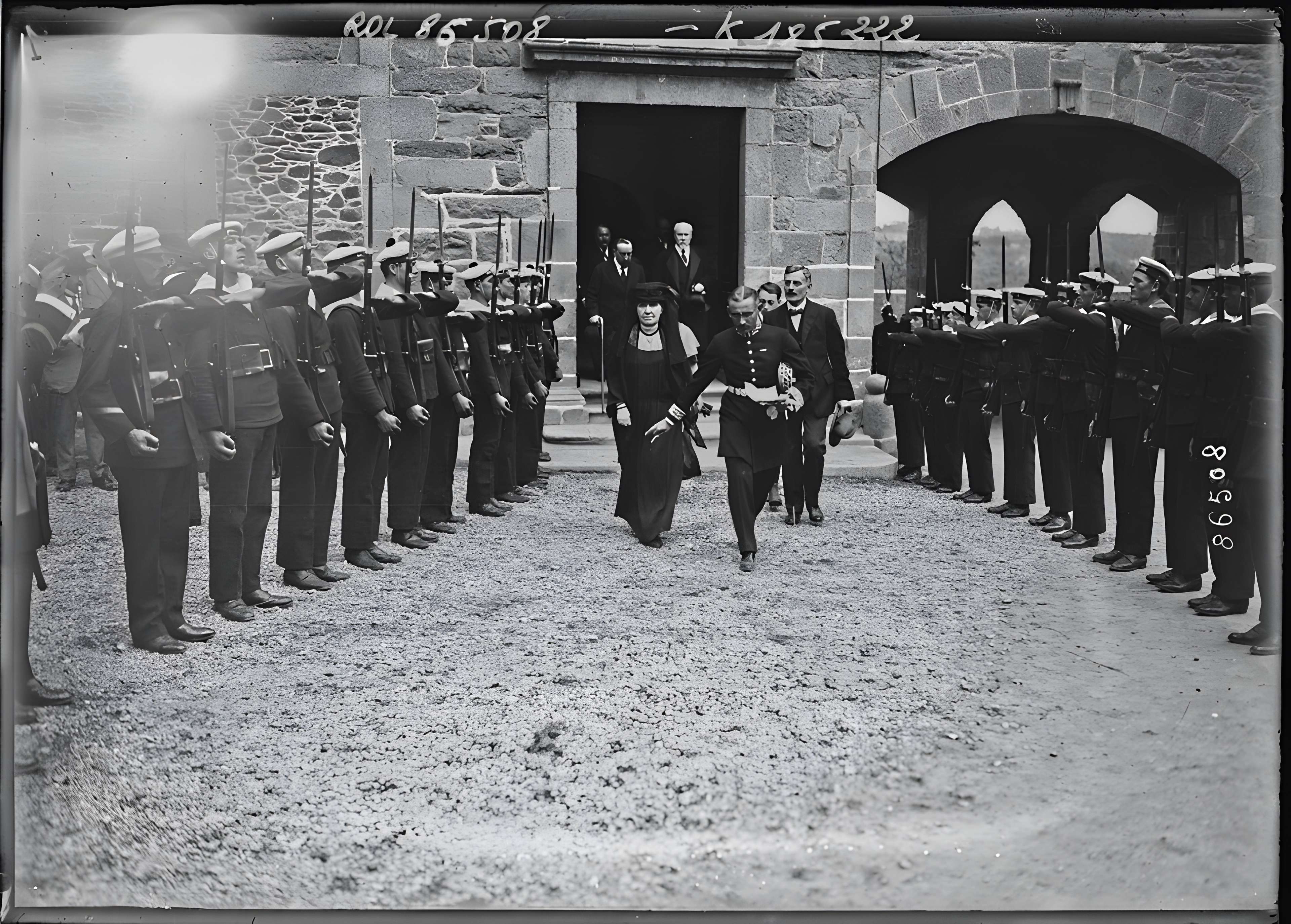 Ancien évêché, actuellement presbytère, mairie et hôtel de ville