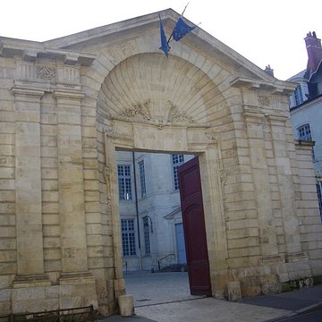 Palais épiscopal dOrléans