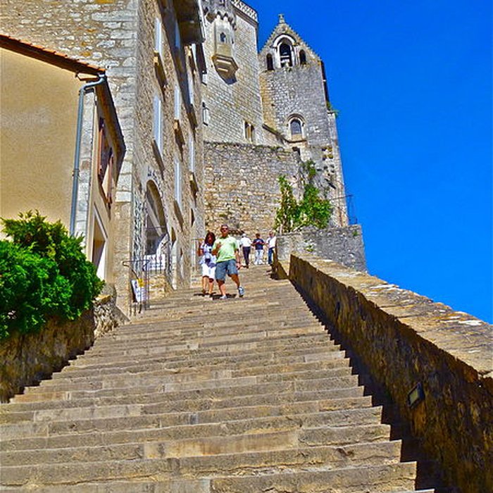 Photo de Parvis et escaliers de la cité religieuse de Rocamadour