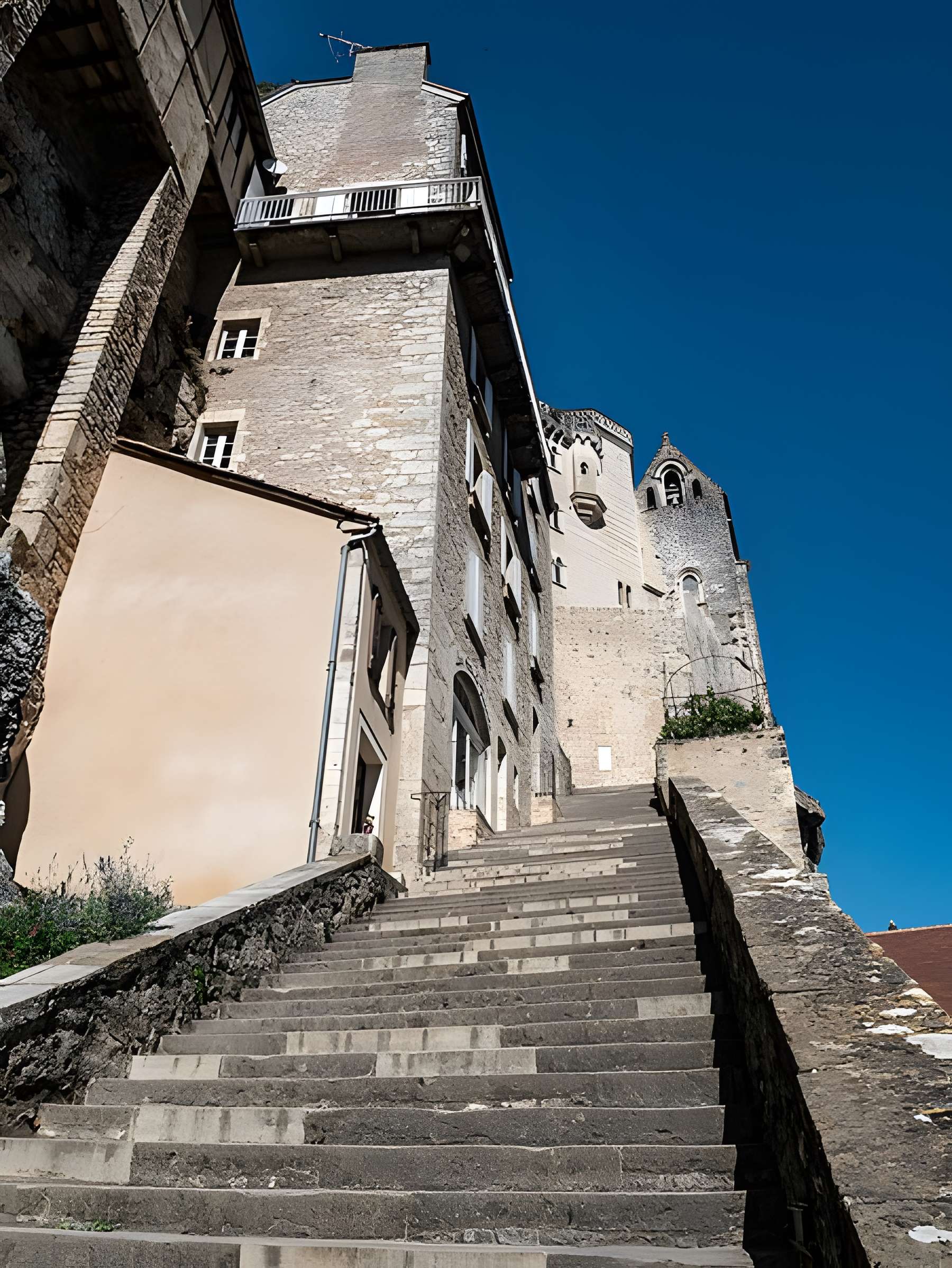 Parvis et escaliers de la cité religieuse de Rocamadour