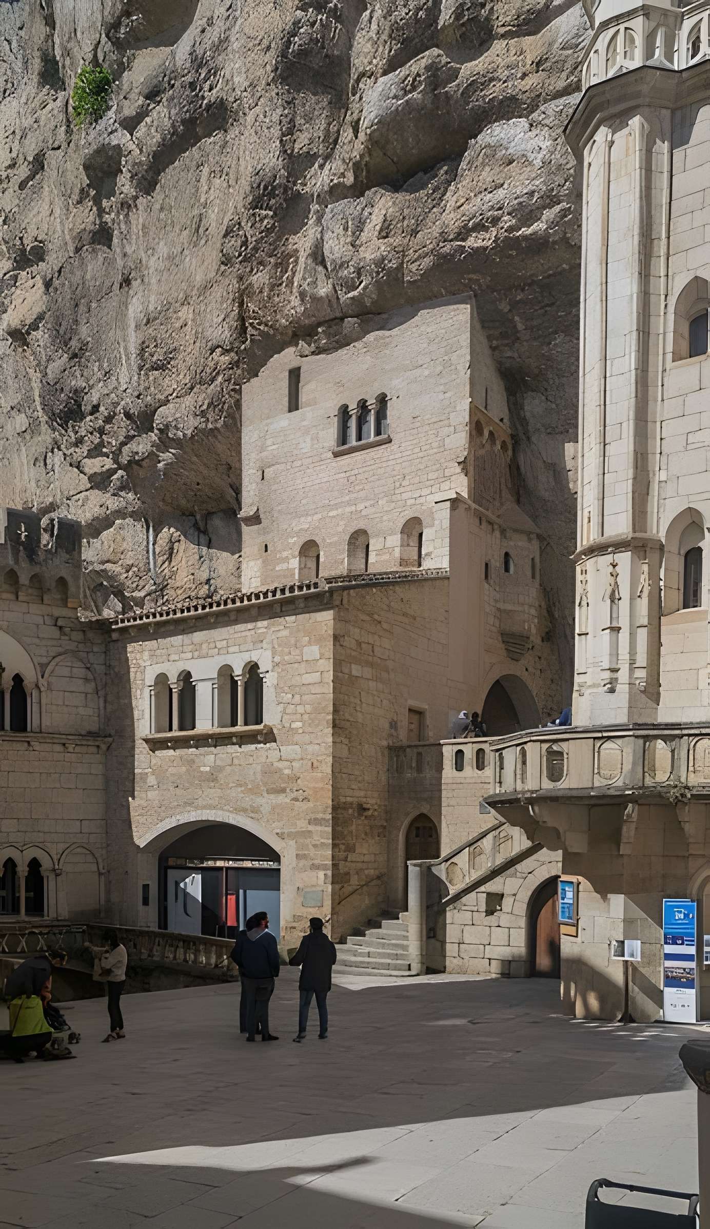 Parvis et escaliers de la cité religieuse de Rocamadour