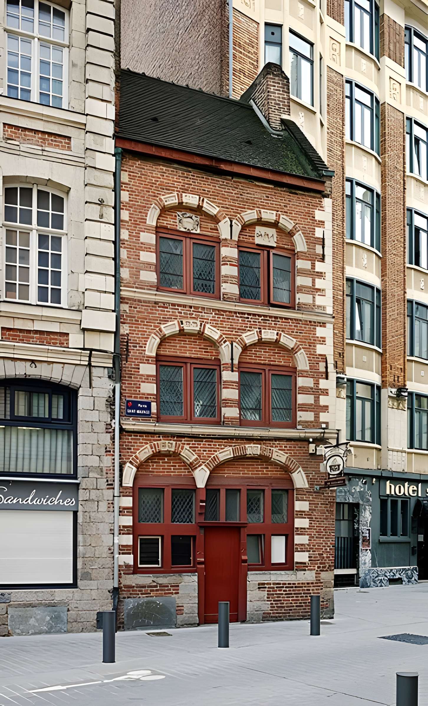 Parvis Saint-Maurice de Lille