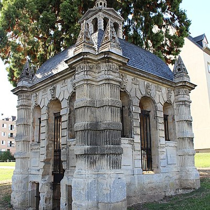 Photo de Pavillon du parc du Douai de Graville à Gisors