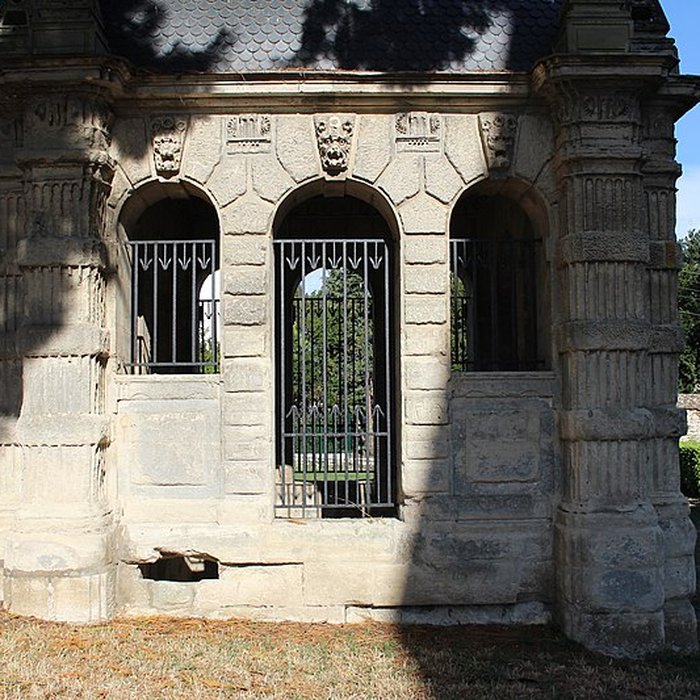 Photo de Pavillon du parc du Douai de Graville à Gisors