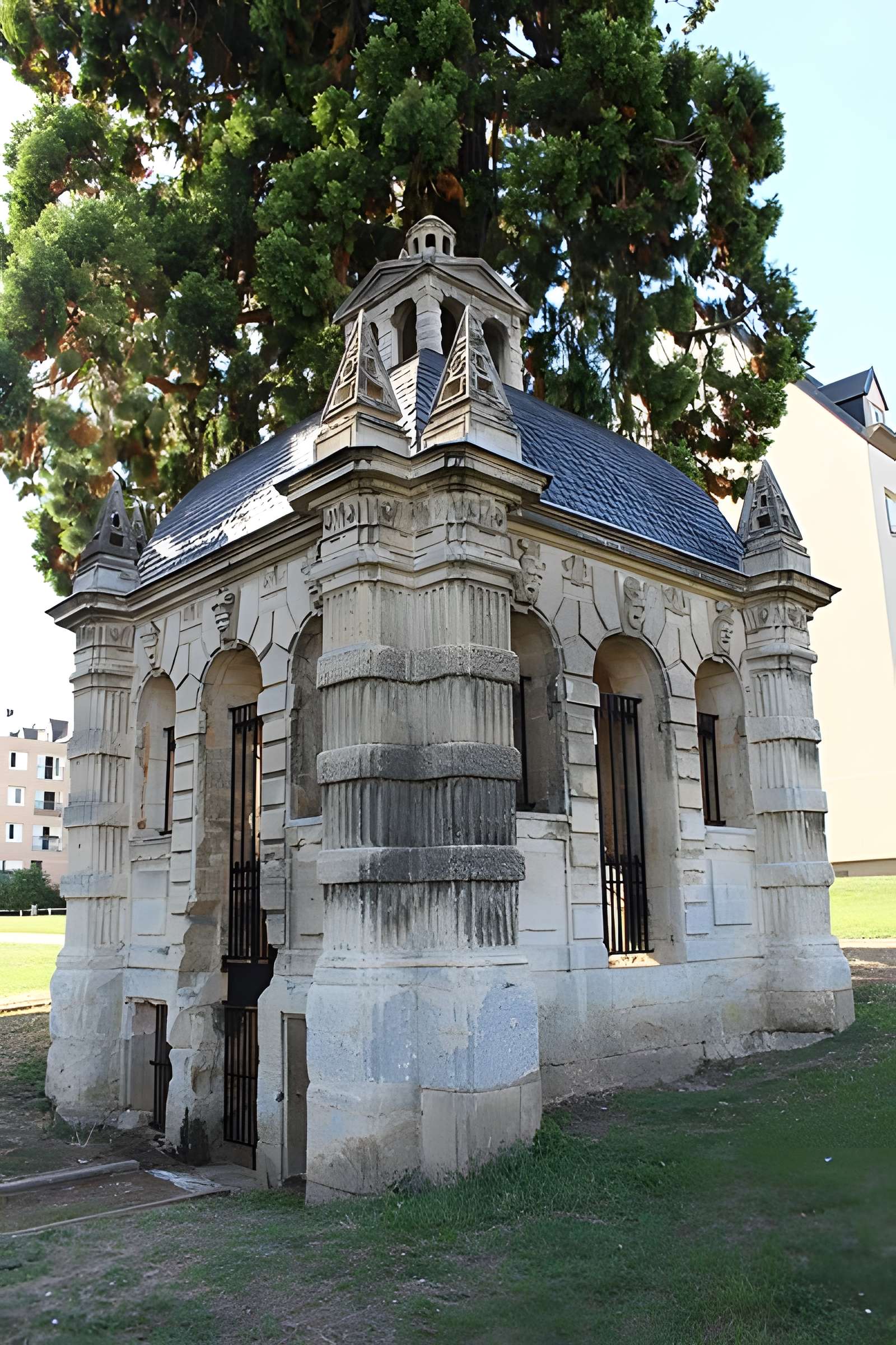 Pavillon du parc du Douai de Graville à Gisors