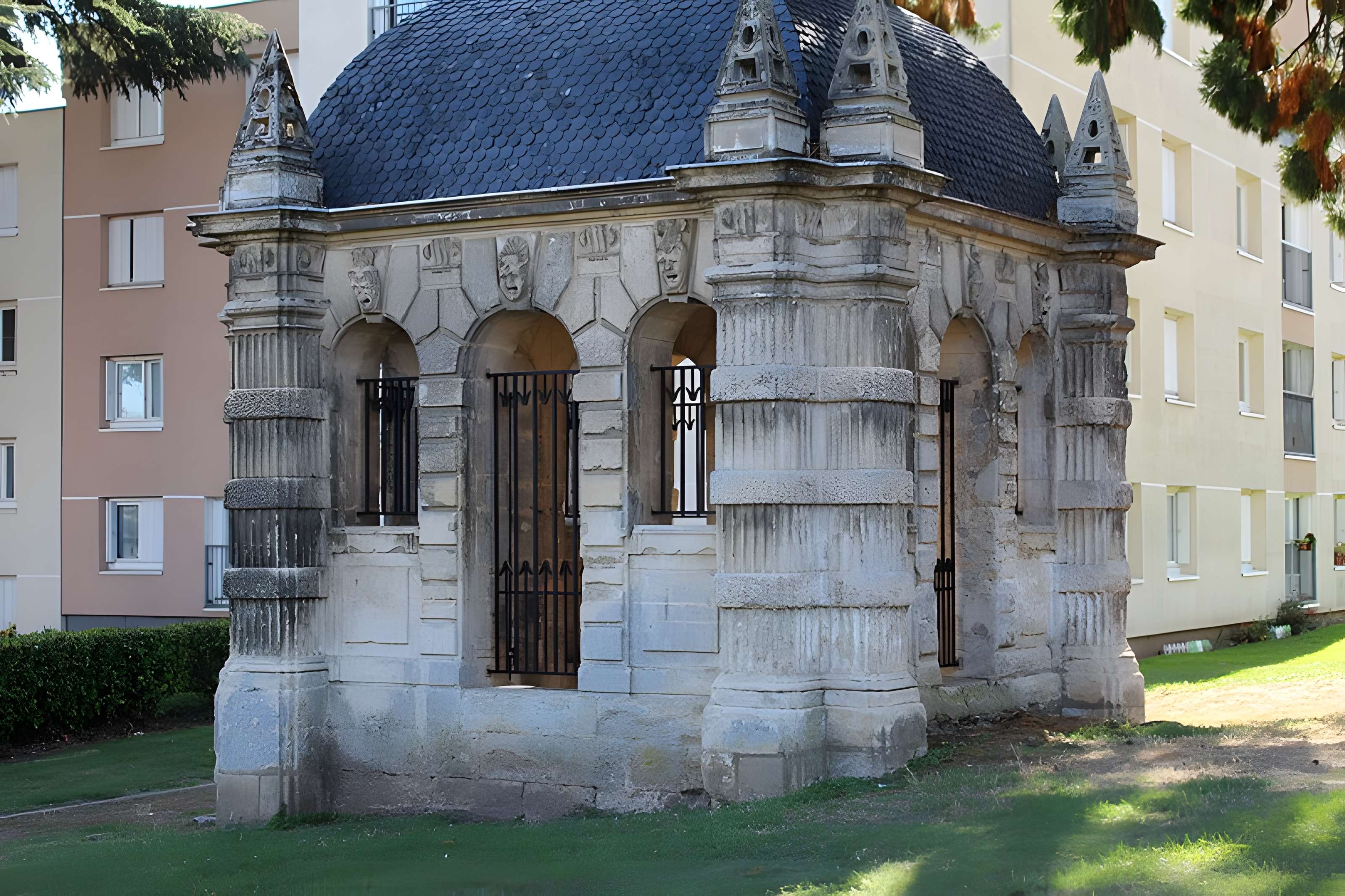 Pavillon du parc du Douai de Graville à Gisors
