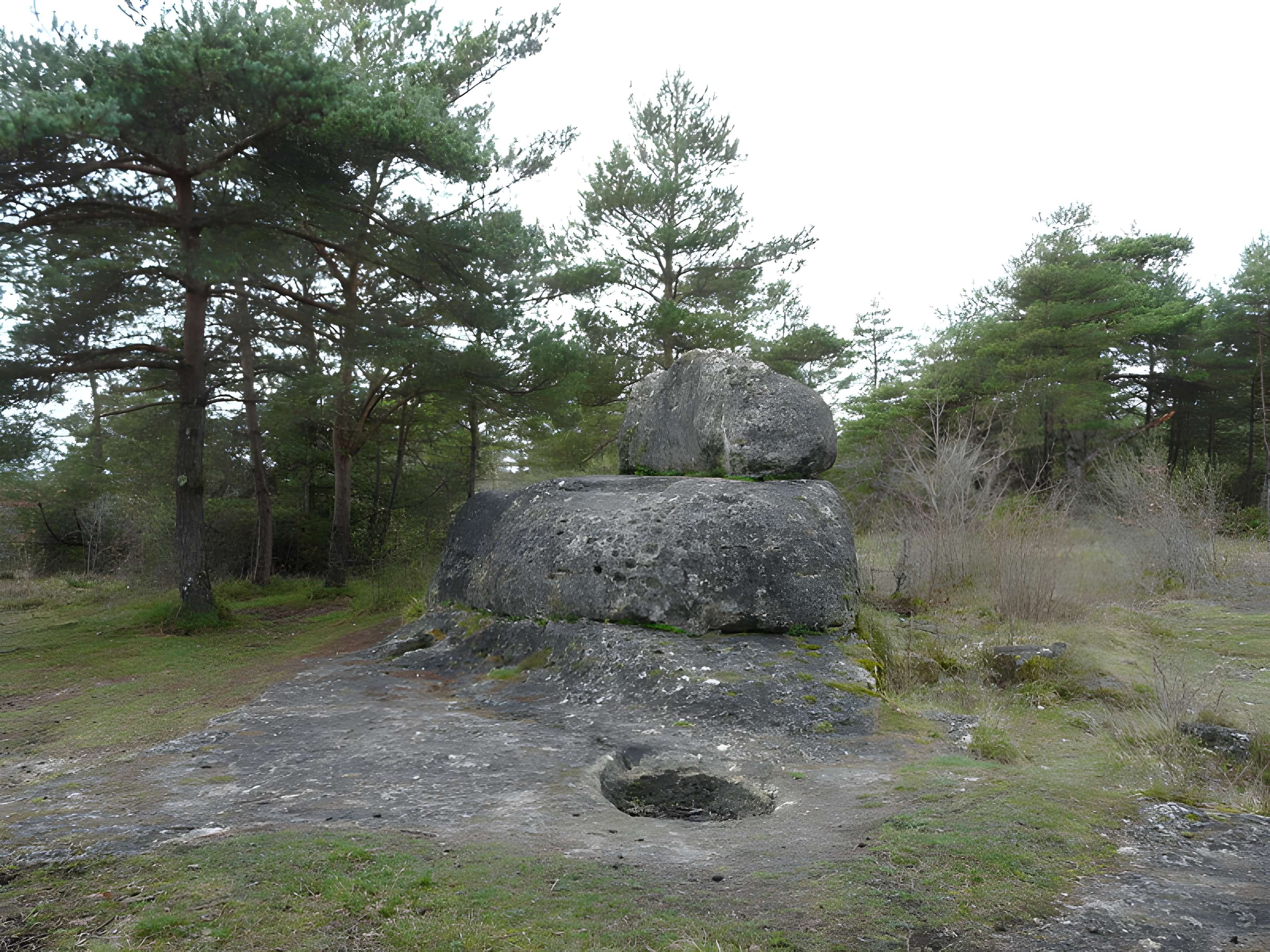 Peyre d'Ermale à Paussac-et-Saint-Vivien