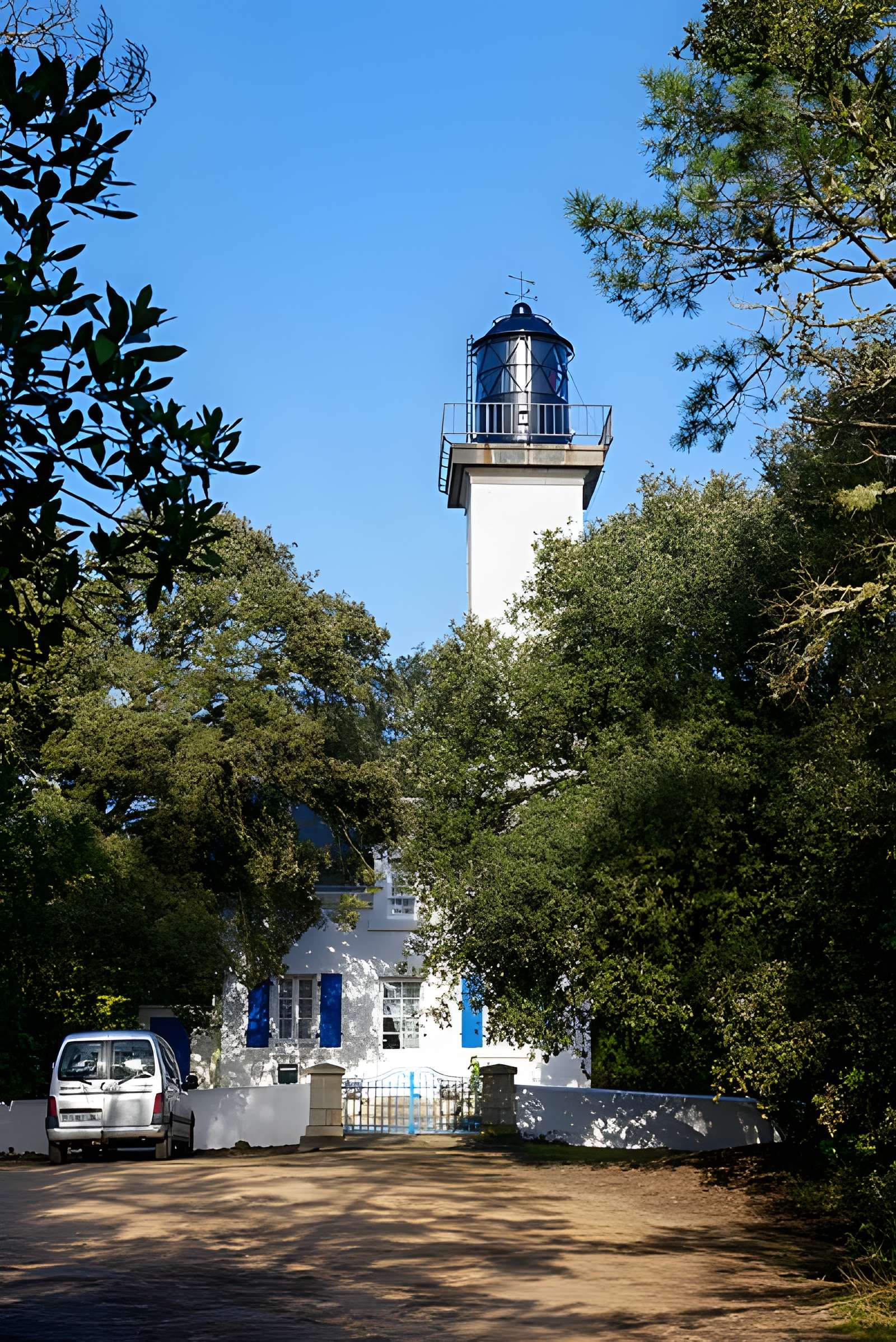 Phare de la Pointe des Dames