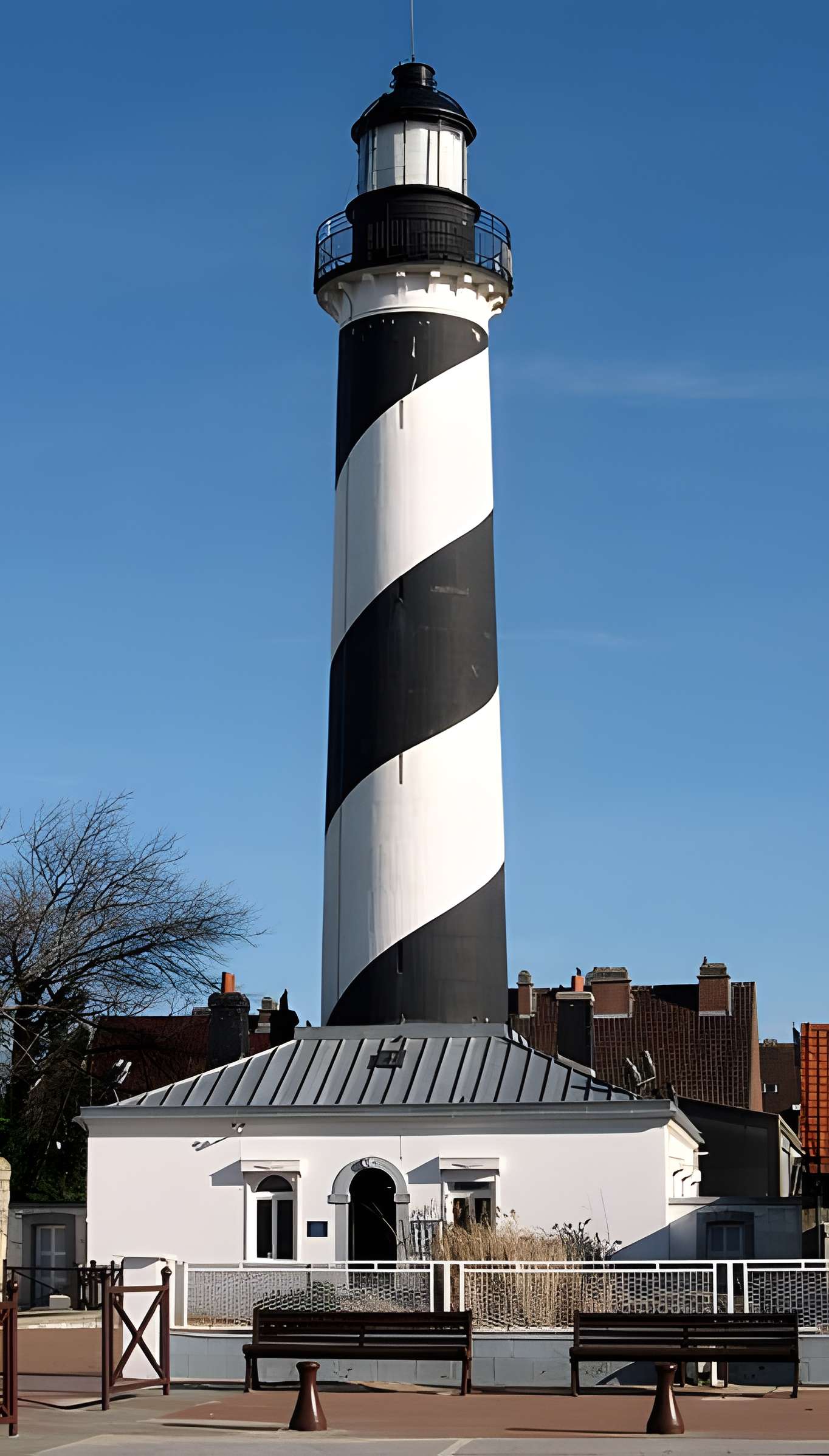 Phare de Petit-Fort-Philippe