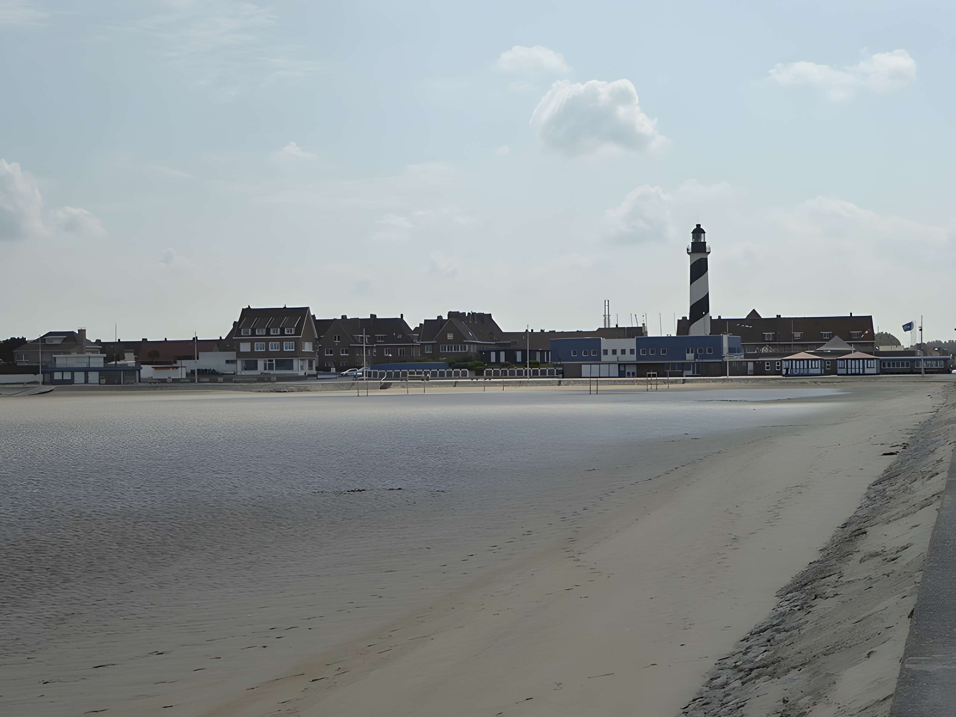 Phare de Petit-Fort-Philippe