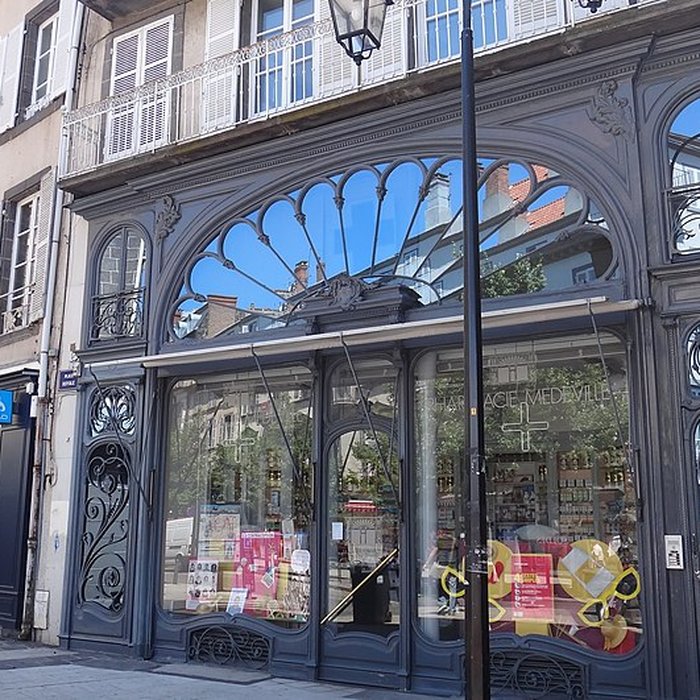 Photo de Pharmacie 1 Place Royale à Clermont-Ferrand