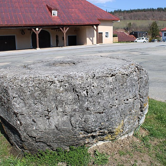 Photo de Pierre des redevances de Mouthe