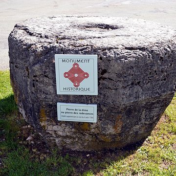 Pierre des redevances de Mouthe