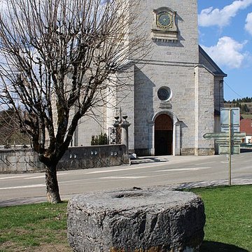 Pierre des redevances de Mouthe