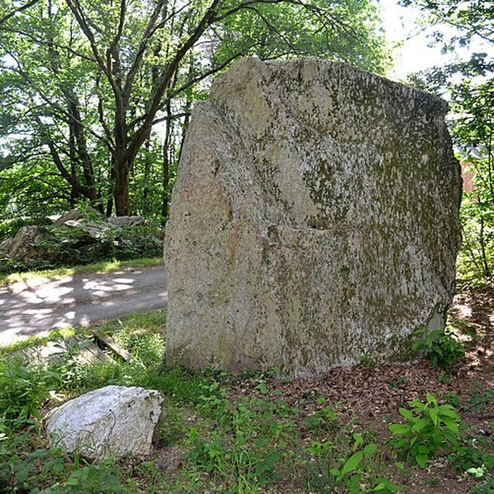 Photo de Pierre dressée dite Fuseau à Berthe de Sévérac