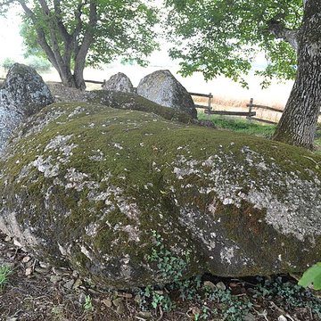 Pierre Folle des Cous de Bazoges-en-Pareds
