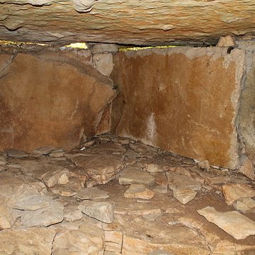 Dolmen dit La Pierre-Brûlée à Volnay