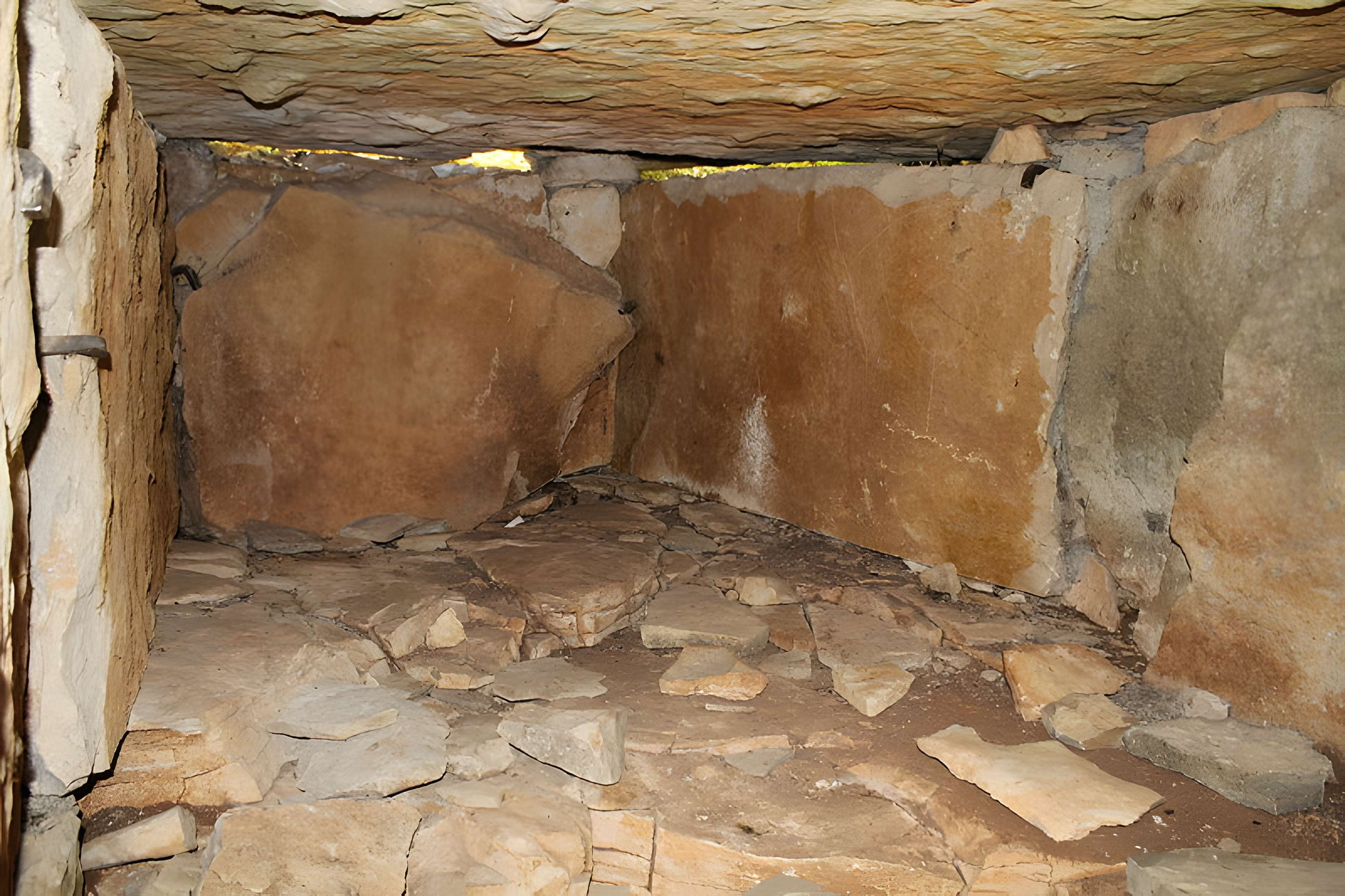 Dolmen dit La Pierre-Brûlée à Volnay