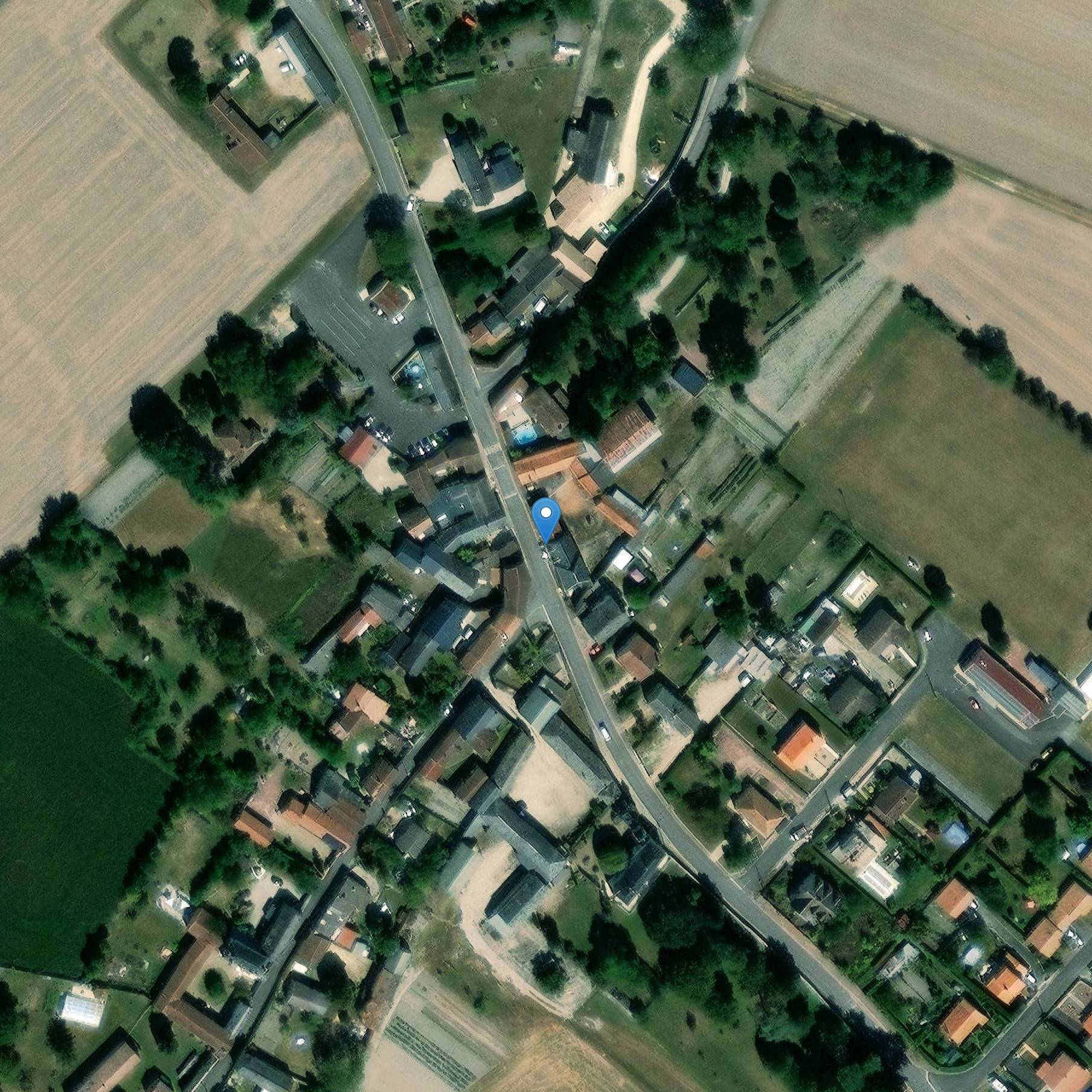 Photo de La Roche-RigaultのPierre-Levée de Maisonneuve