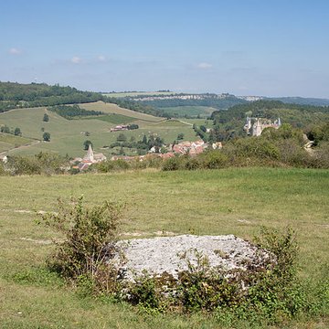 Dolmen La Pierre qui vire à La Rochepot