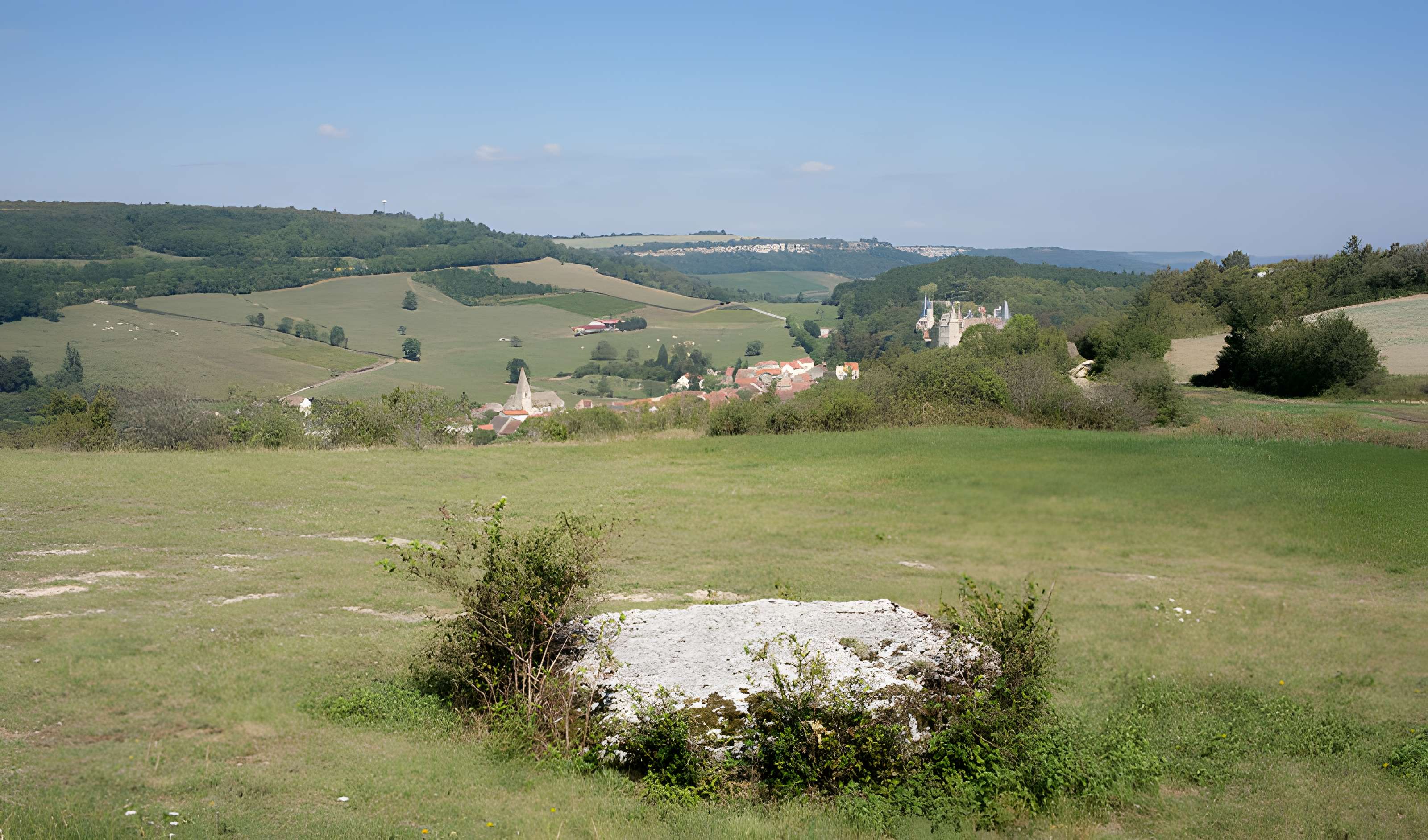 Dolmen La Pierre qui vire à La Rochepot