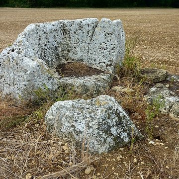 Pierres Closes de Charras de Saint-Laurent-de-la-Prée