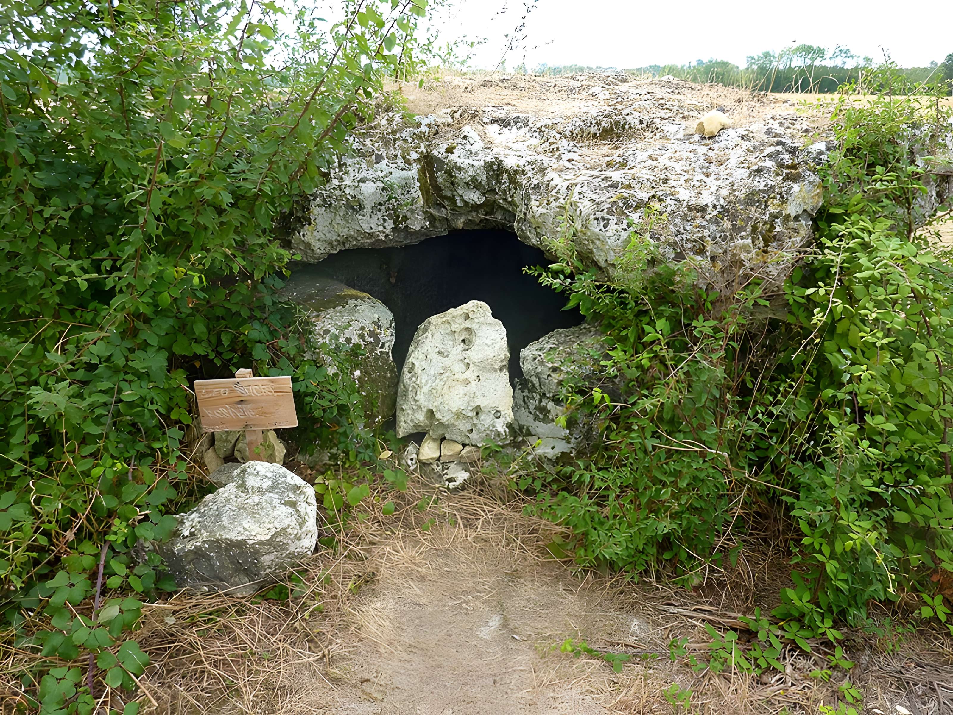 Pierres Closes de Charras de Saint-Laurent-de-la-Prée