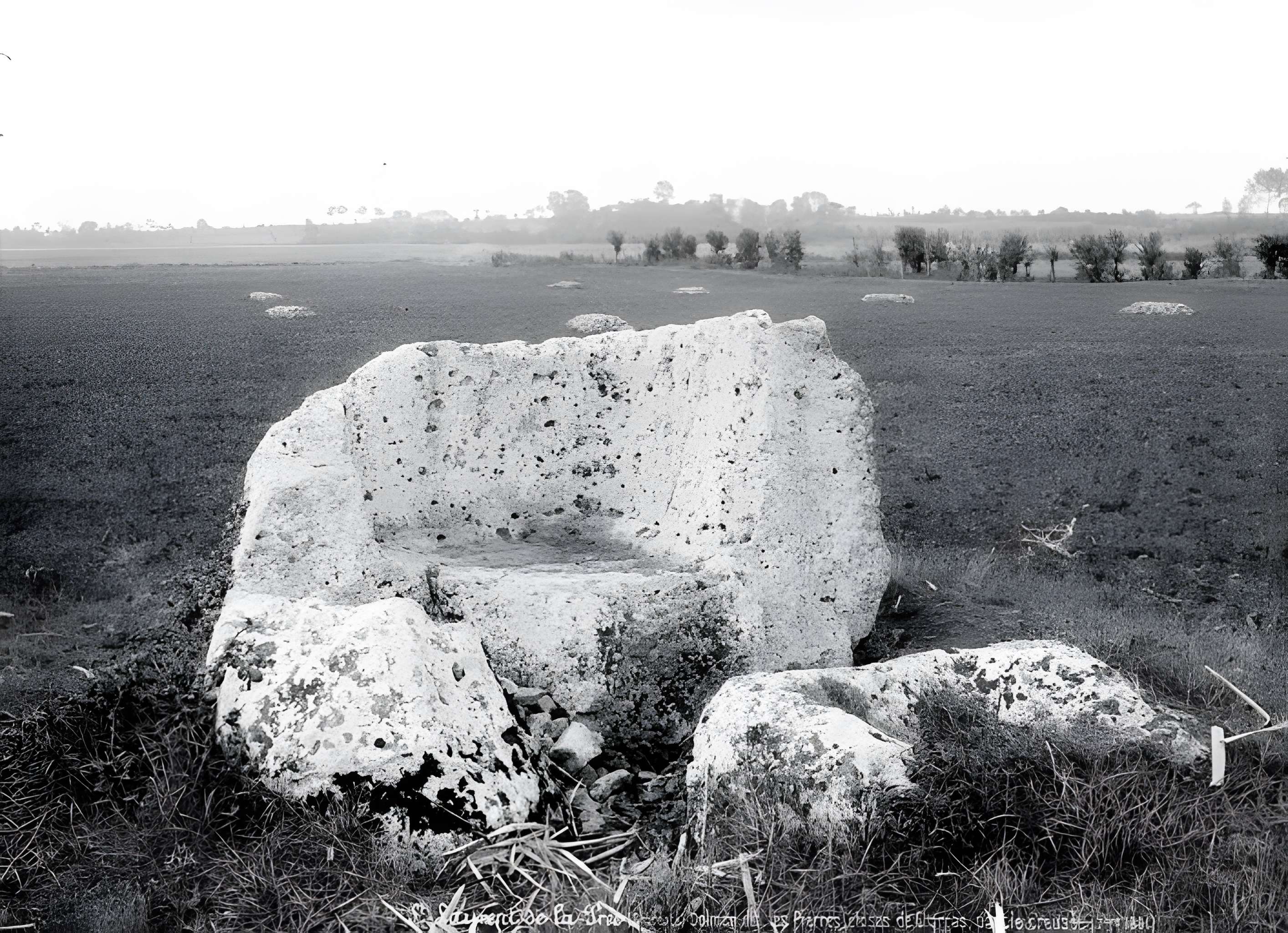 Pierres Closes de Charras de Saint-Laurent-de-la-Prée