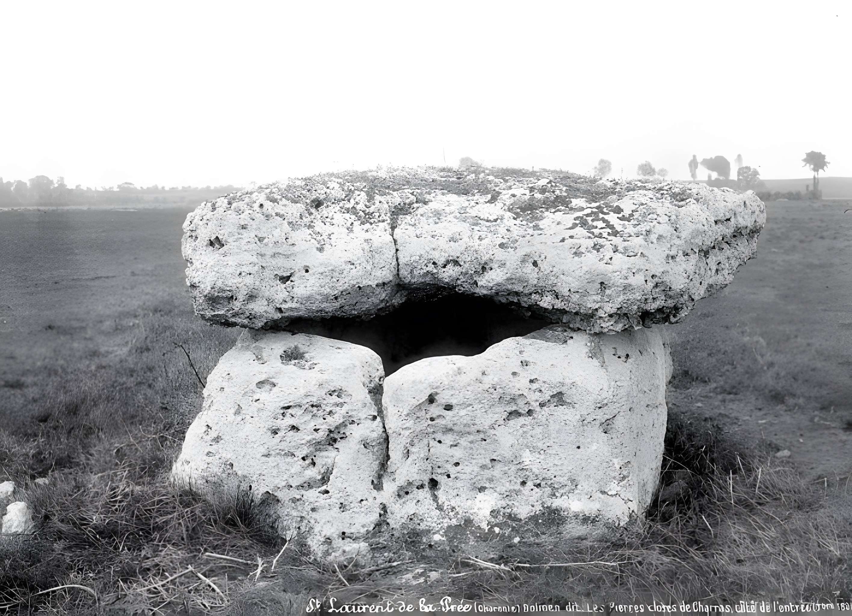 Pierres Closes de Charras de Saint-Laurent-de-la-Prée