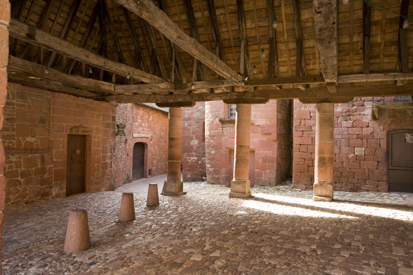 Place de la Halle de Collonges-la-Rouge
