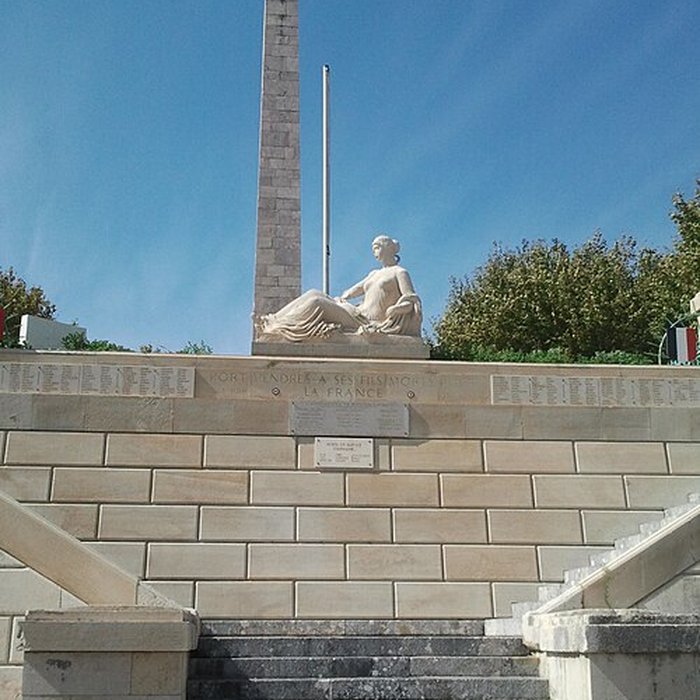 Photo de Place de lObélisque à Port-Vendres