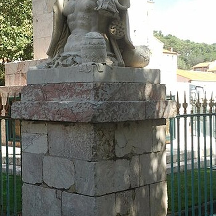 Photo de Place de lObélisque à Port-Vendres