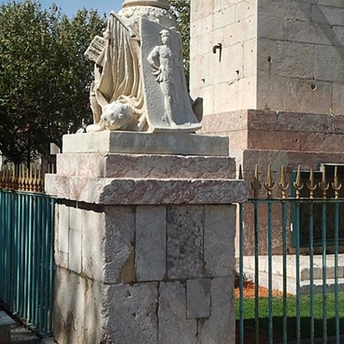 Photo de Place de lObélisque à Port-Vendres