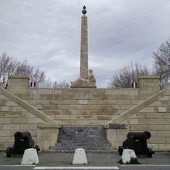 Photo de Place de lObélisque à Port-Vendres