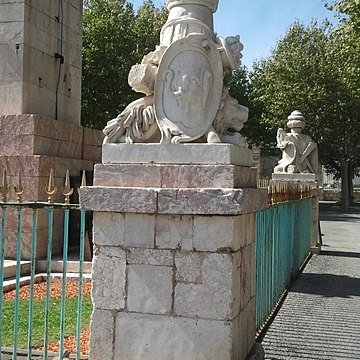 Place de lObélisque à Port-Vendres
