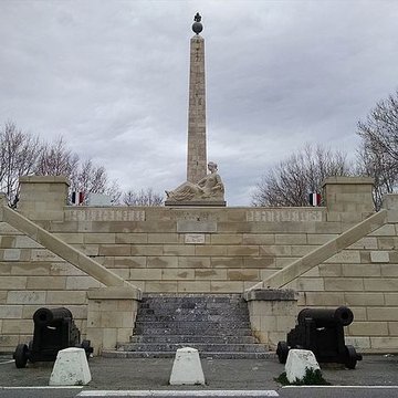 Place de lObélisque à Port-Vendres