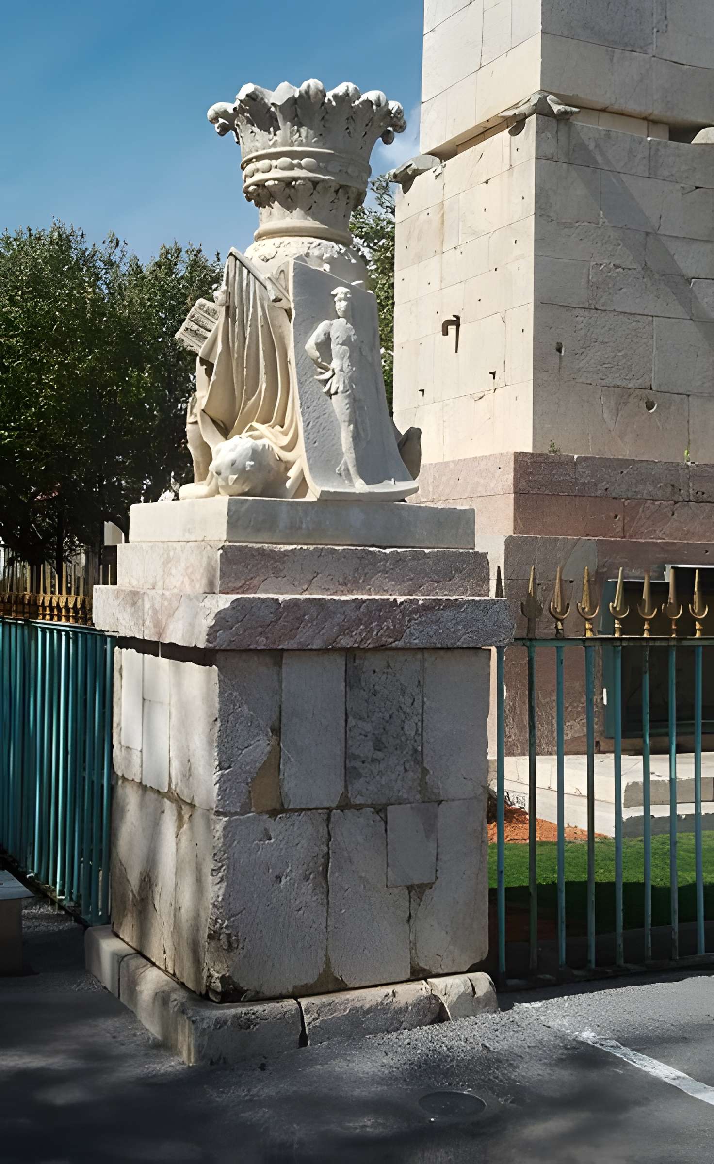 Place de l'Obélisque à Port-Vendres