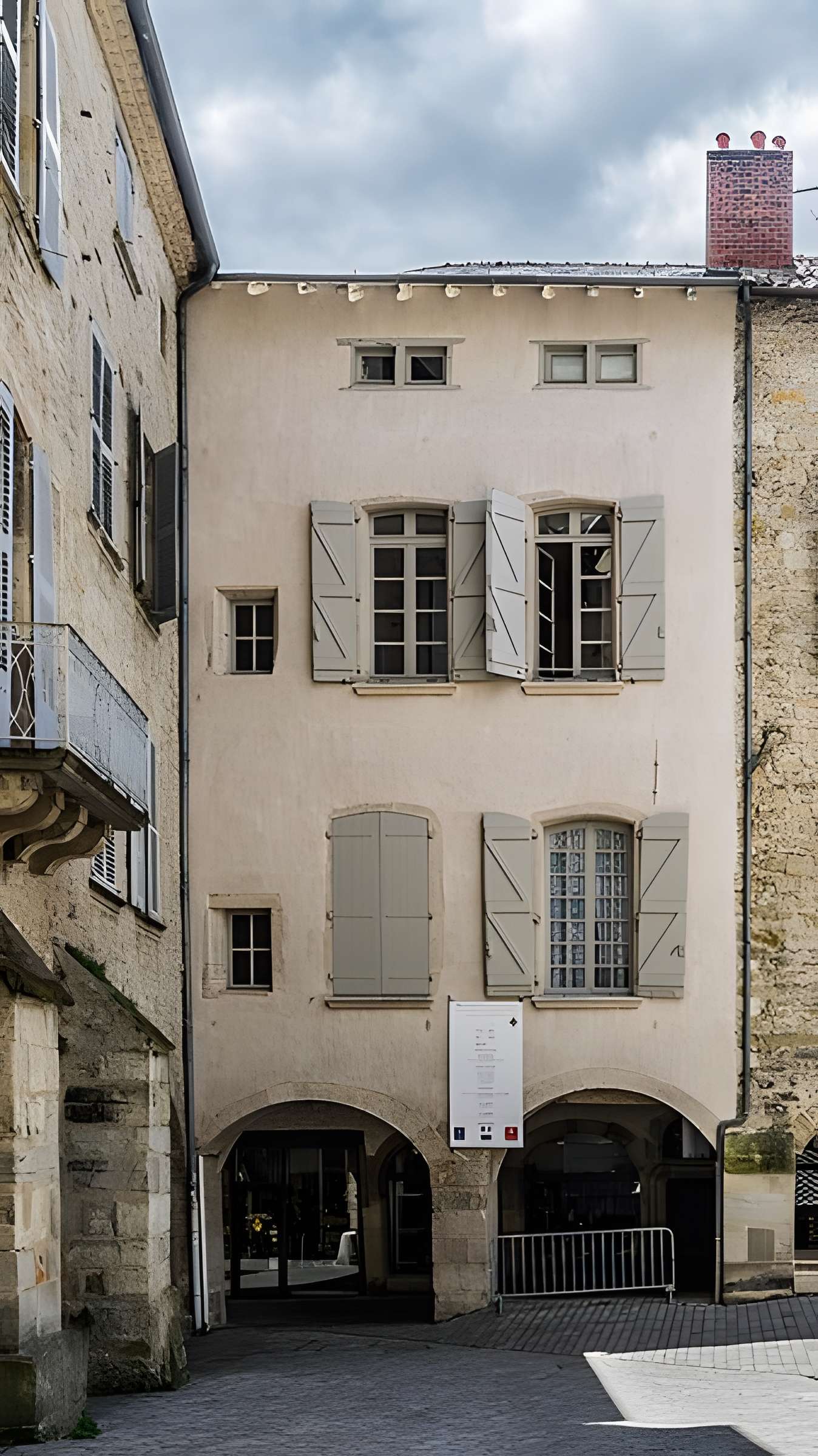 Place Notre-Dame de Villefranche-de-Rouergue
