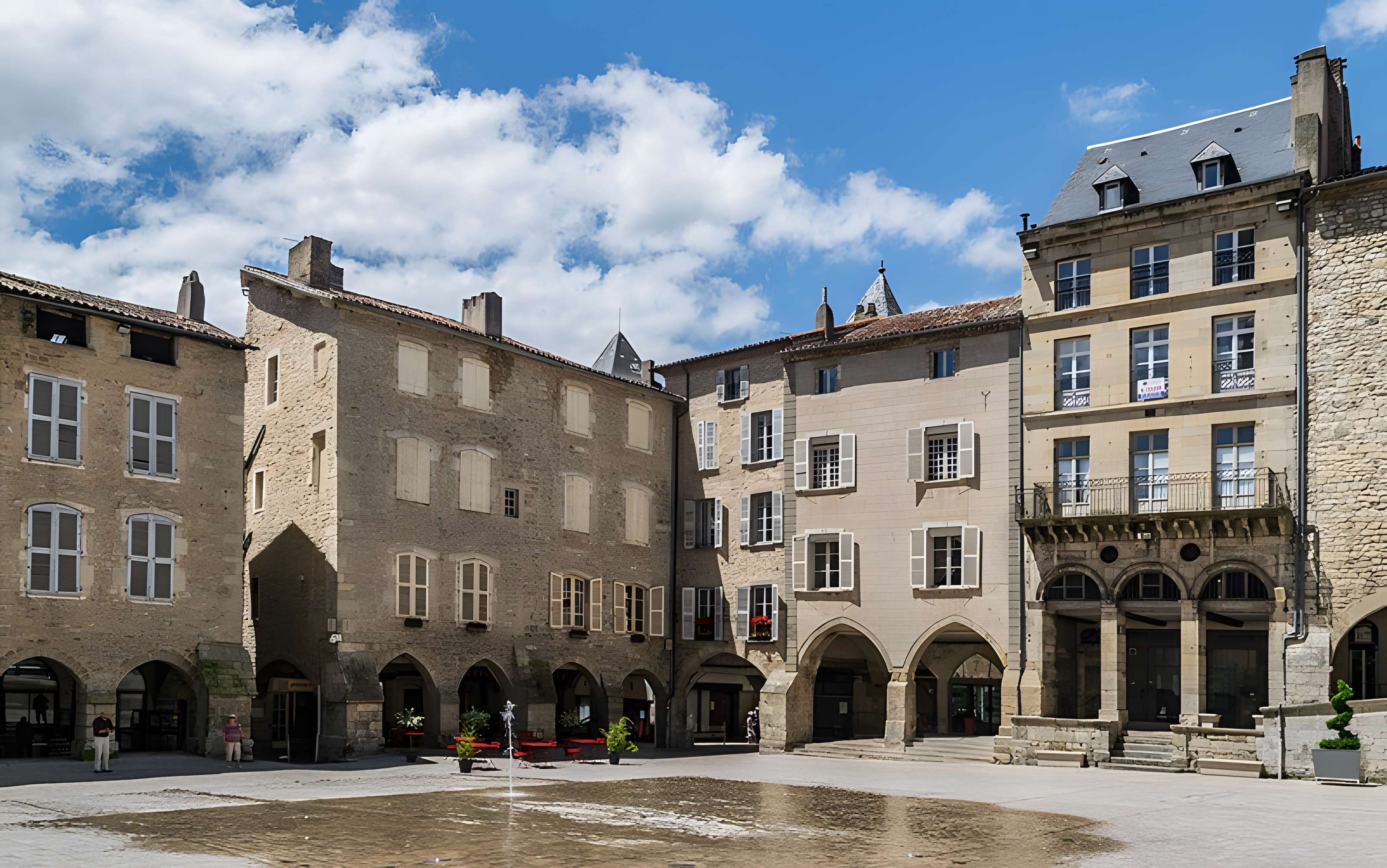 Place Notre-Dame de Villefranche-de-Rouergue