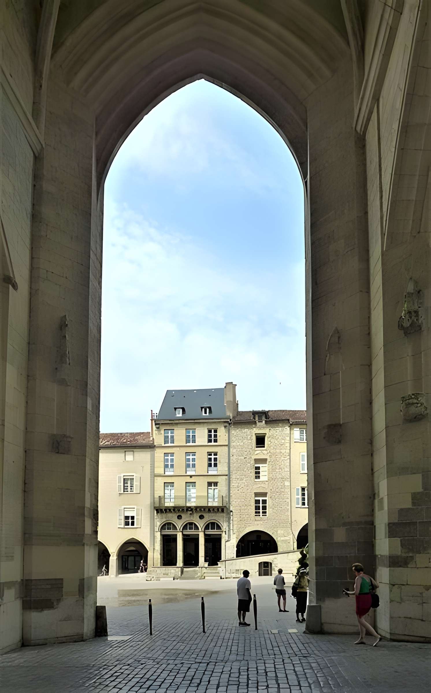 Place Notre-Dame de Villefranche-de-Rouergue