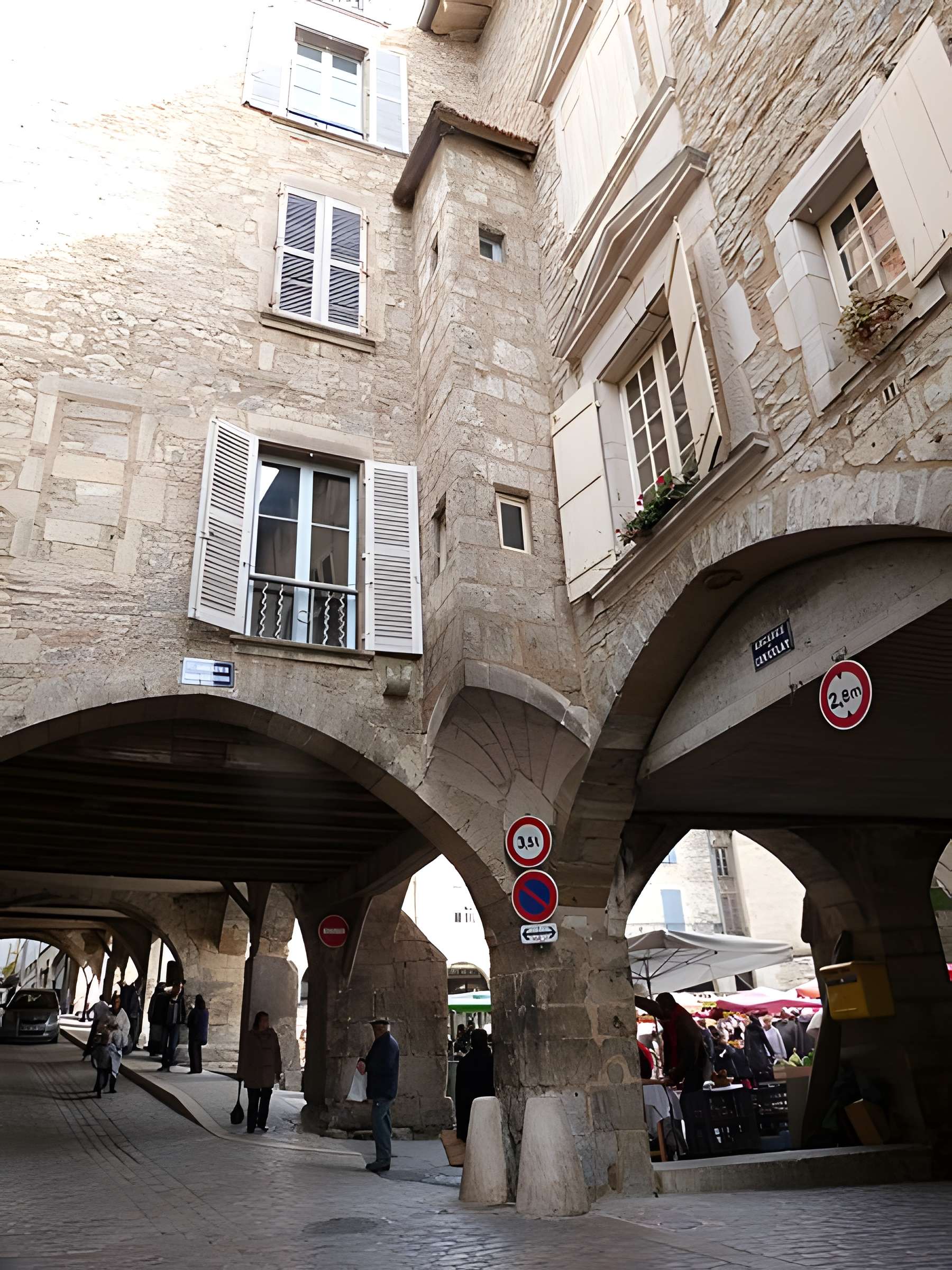 Place Notre-Dame de Villefranche-de-Rouergue
