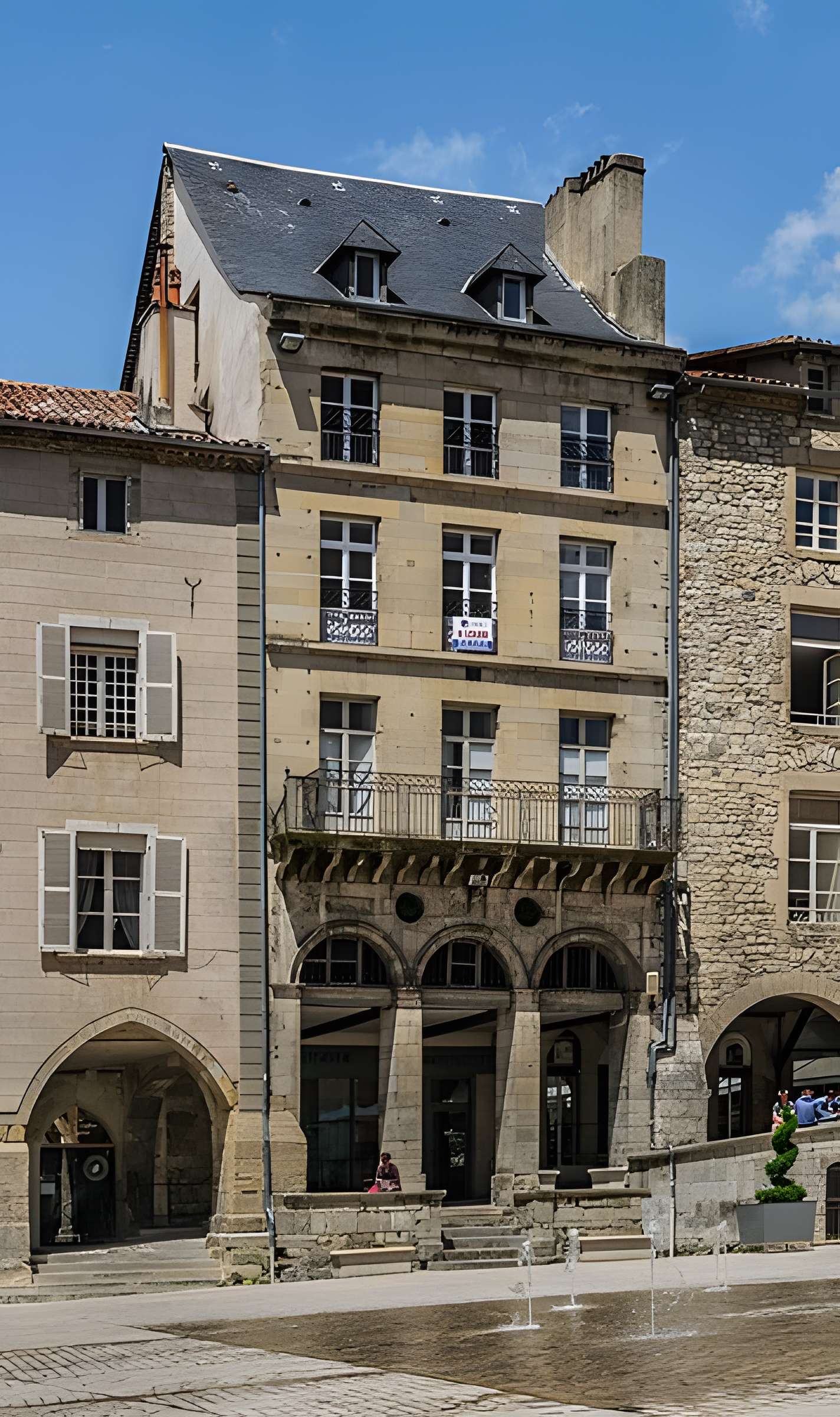Place Notre-Dame de Villefranche-de-Rouergue