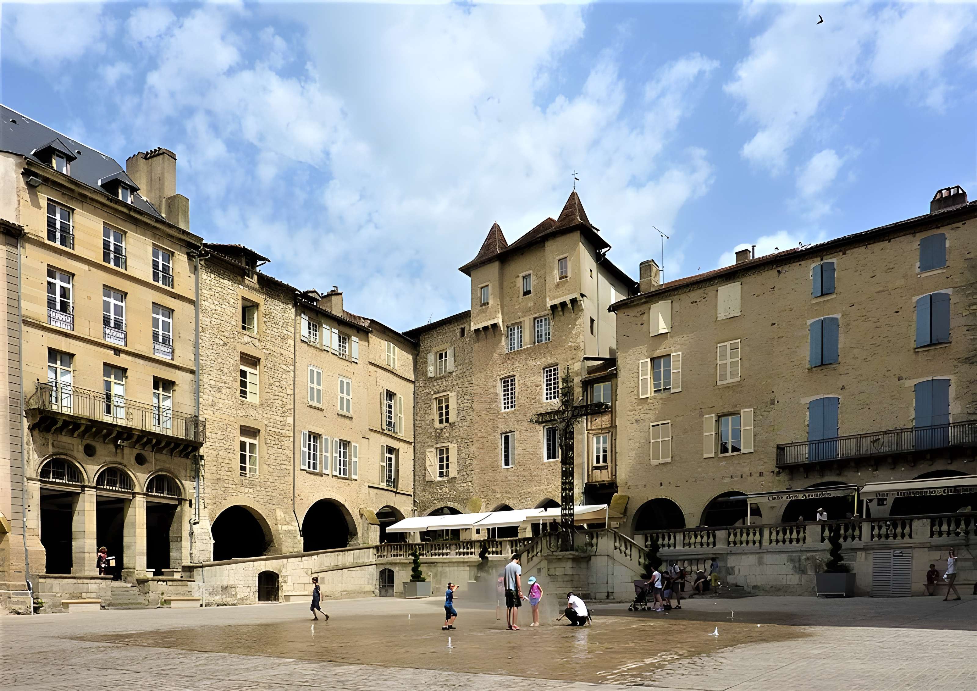 Place Notre-Dame de Villefranche-de-Rouergue